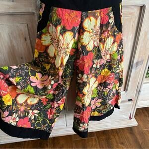 Luna Claire Wide Leg Capri Pants Festival Women’s Medium